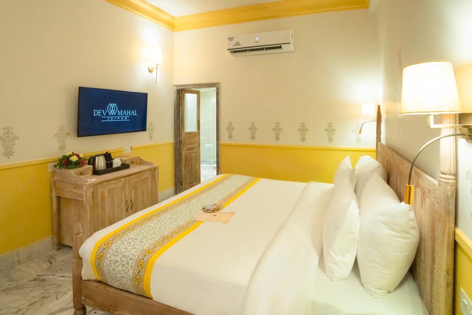 Dev Mahal - A Boutique Heritage Hotel Jaipur Bagian luar foto