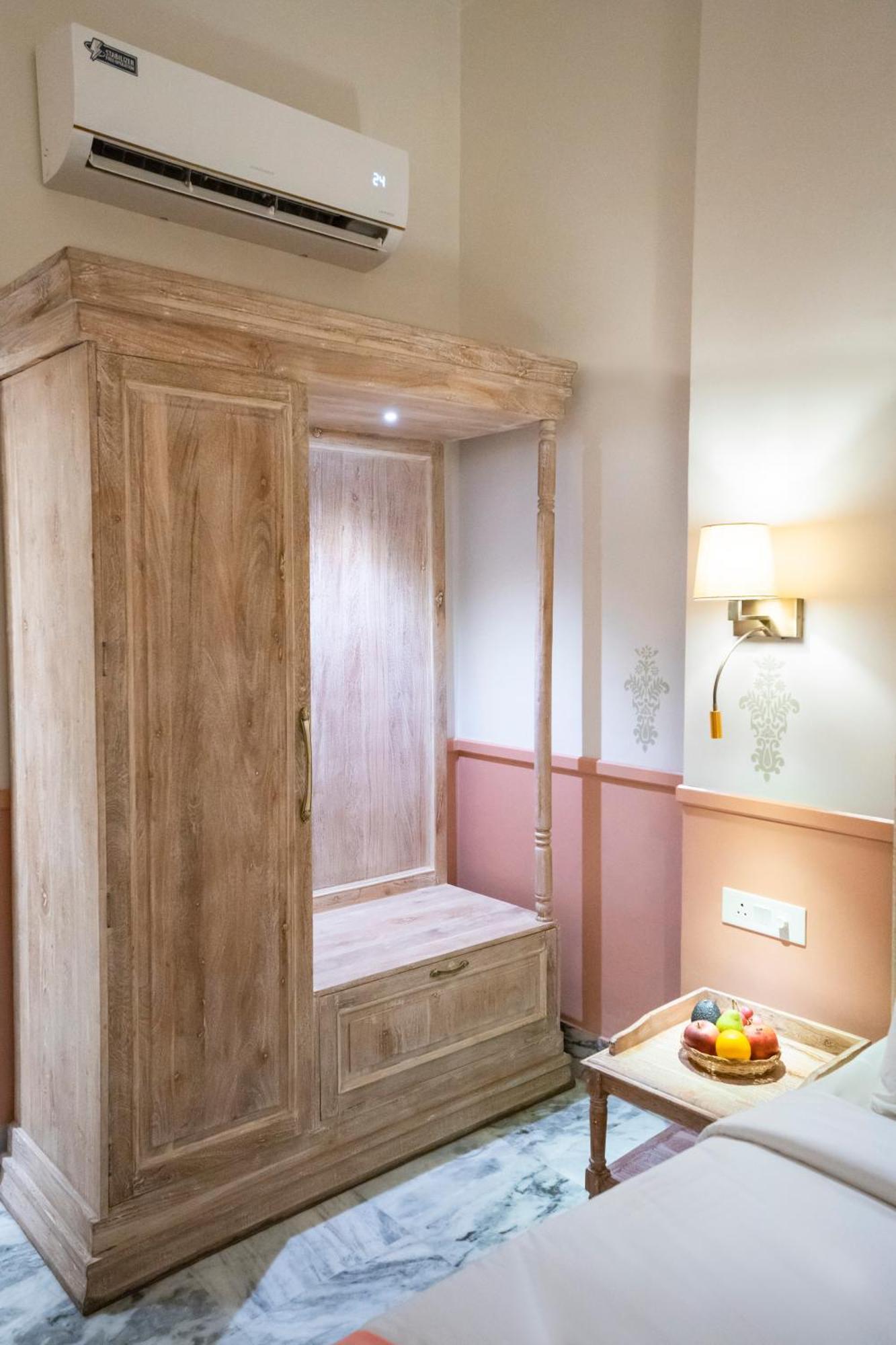 Dev Mahal - A Boutique Heritage Hotel Jaipur Bagian luar foto