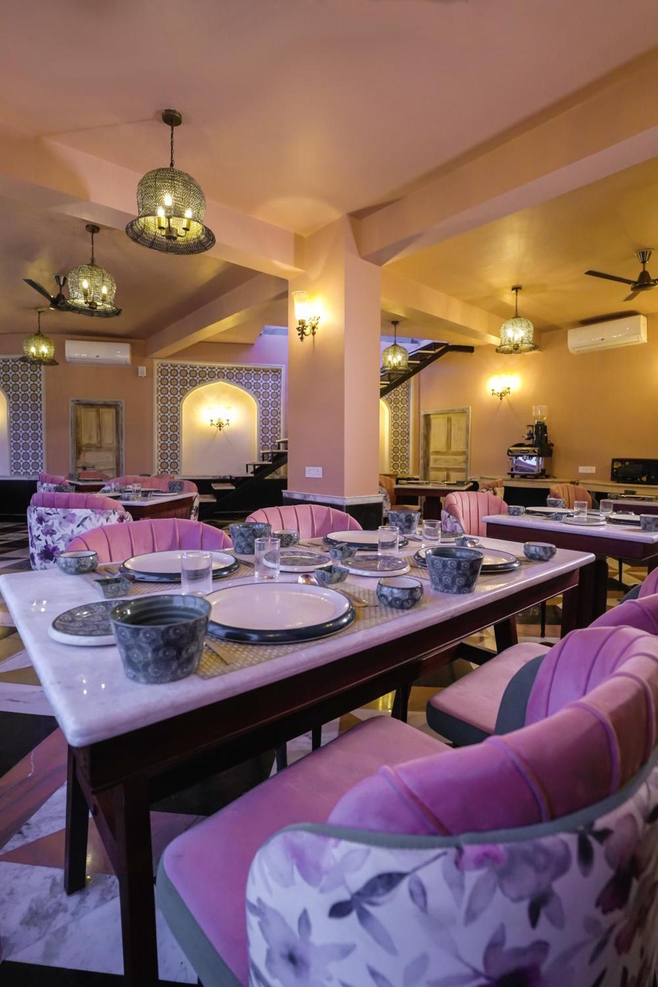 Dev Mahal - A Boutique Heritage Hotel Jaipur Bagian luar foto